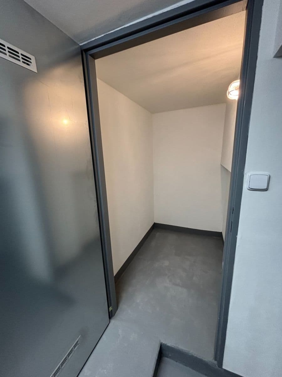 Prenájom bytu 2-izbový 52 m², K Moravině, Praha, Praha Prenájom bytu 2-izbový 52 m², K Moravině, Praha, Praha