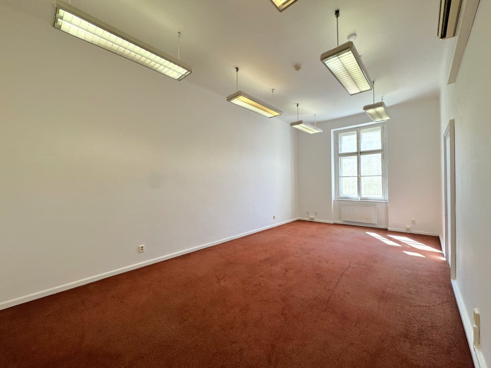 Prenájom kancelárie 243 m², Žitná, Praha, Praha Prenájom kancelárie 243 m², Žitná, Praha, Praha
