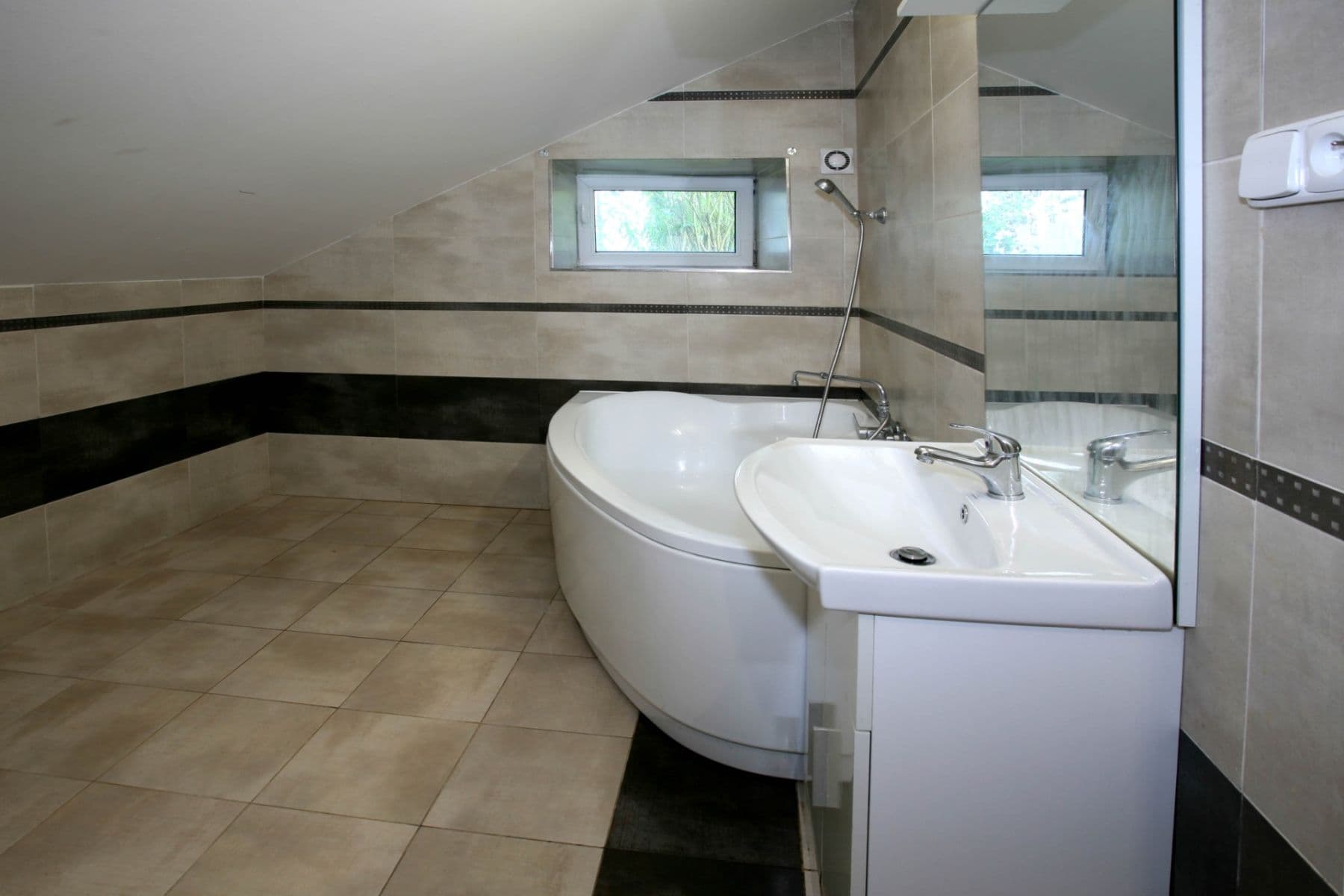 Predaj domu 146 m², pozemek 27 m², Pražská, Stříbrná Skalice, Středočeský kraj Predaj domu 146 m², pozemek 27 m², Pražská, Stříbrná Skalice, Středočeský kraj