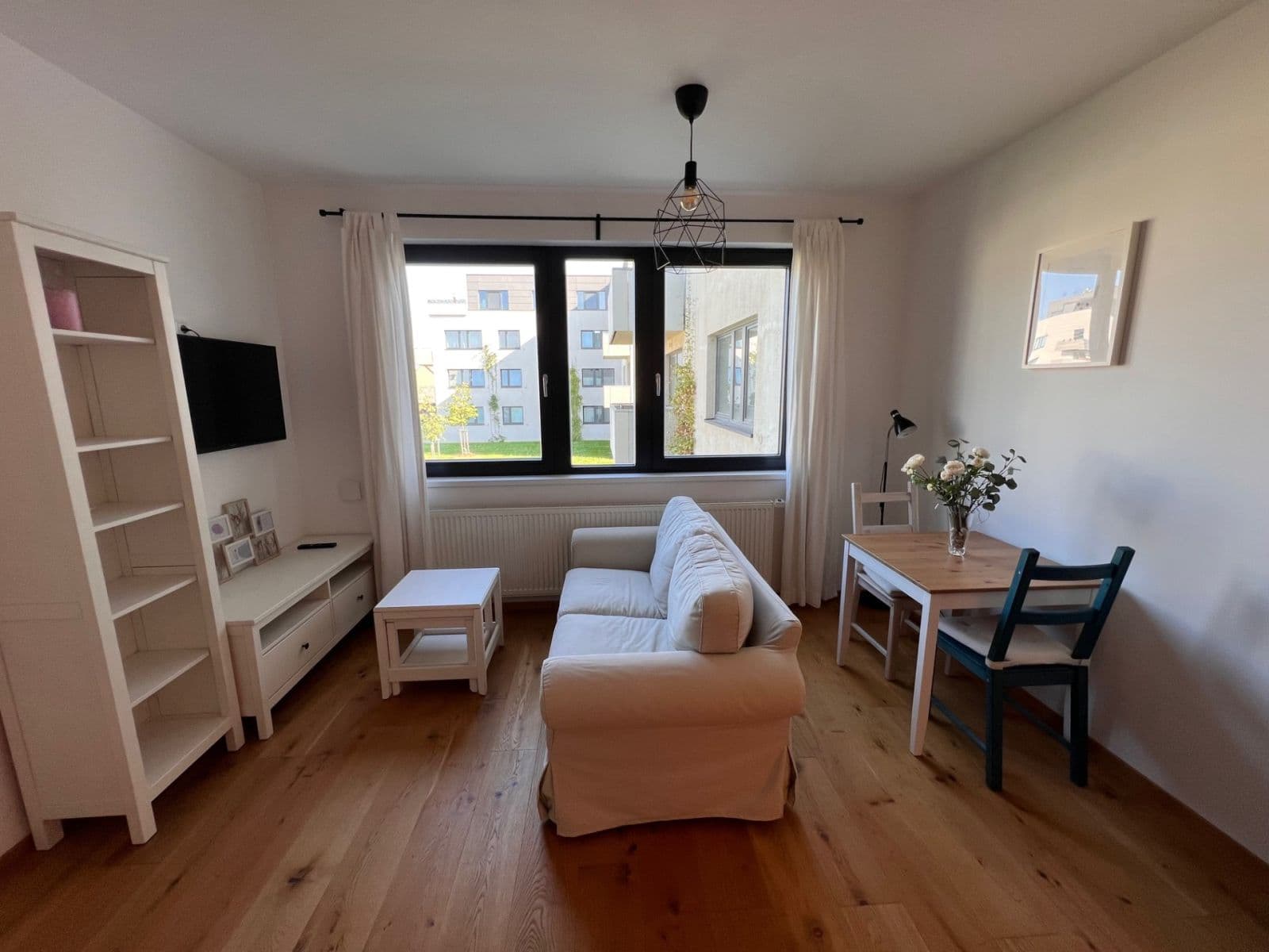 Prenájom bytu 2-izbový 40 m², Žižkova, Horoměřice, Středočeský kraj Prenájom bytu 2-izbový 40 m², Žižkova, Horoměřice, Středočeský kraj