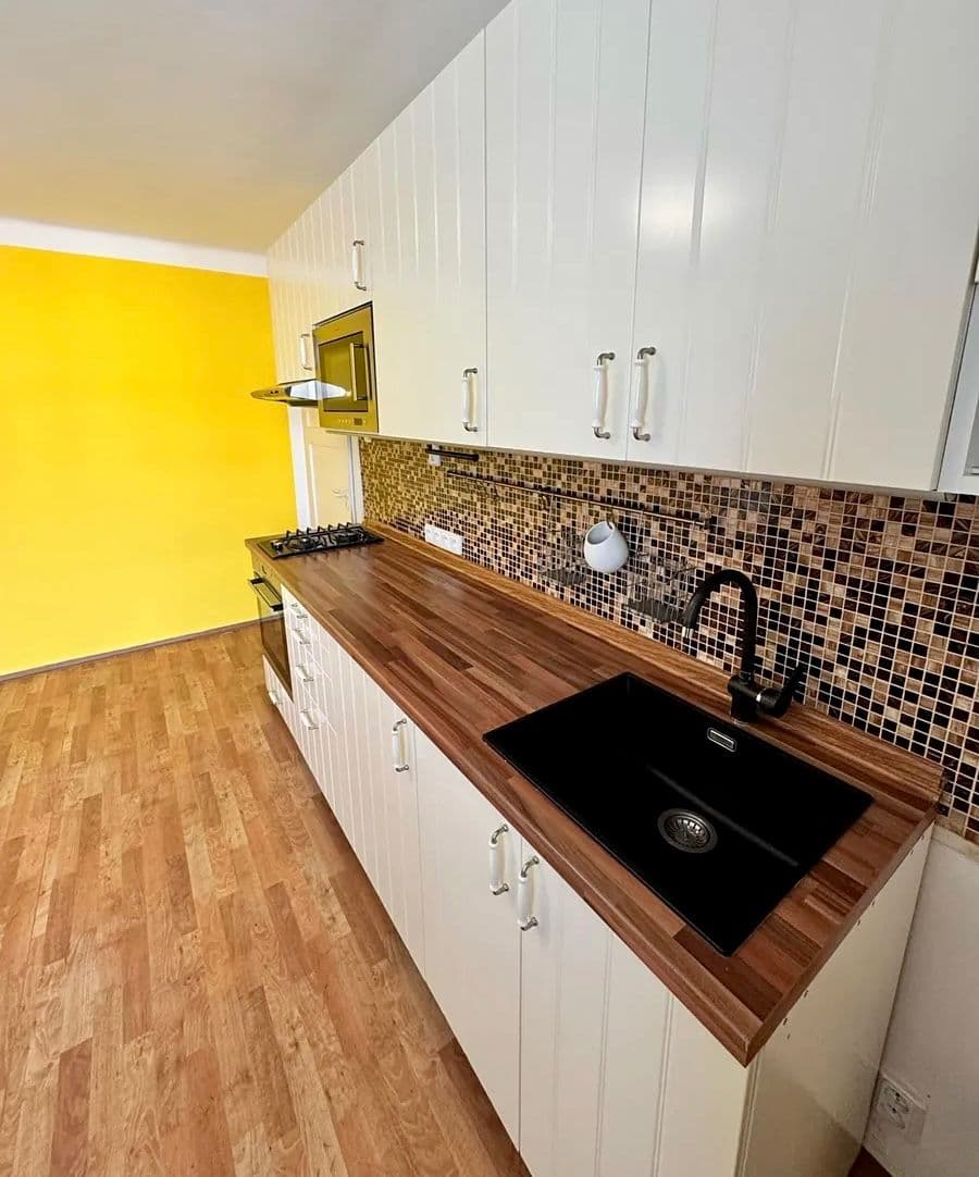 Prenájom bytu 2-izbový 40 m², Dlouhá, Horní Slavkov, Karlovarský kraj Prenájom bytu 2-izbový 40 m², Dlouhá, Horní Slavkov, Karlovarský kraj