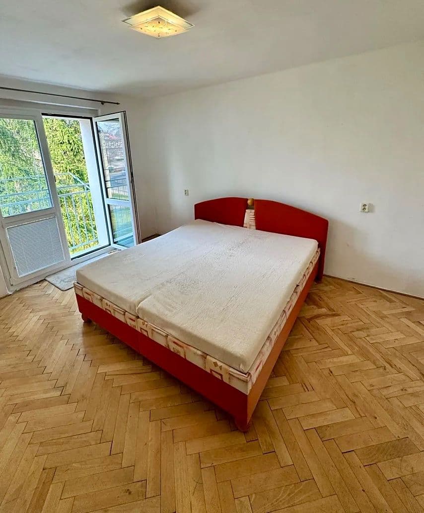 Prenájom bytu 2-izbový 40 m², Dlouhá, Horní Slavkov, Karlovarský kraj Prenájom bytu 2-izbový 40 m², Dlouhá, Horní Slavkov, Karlovarský kraj