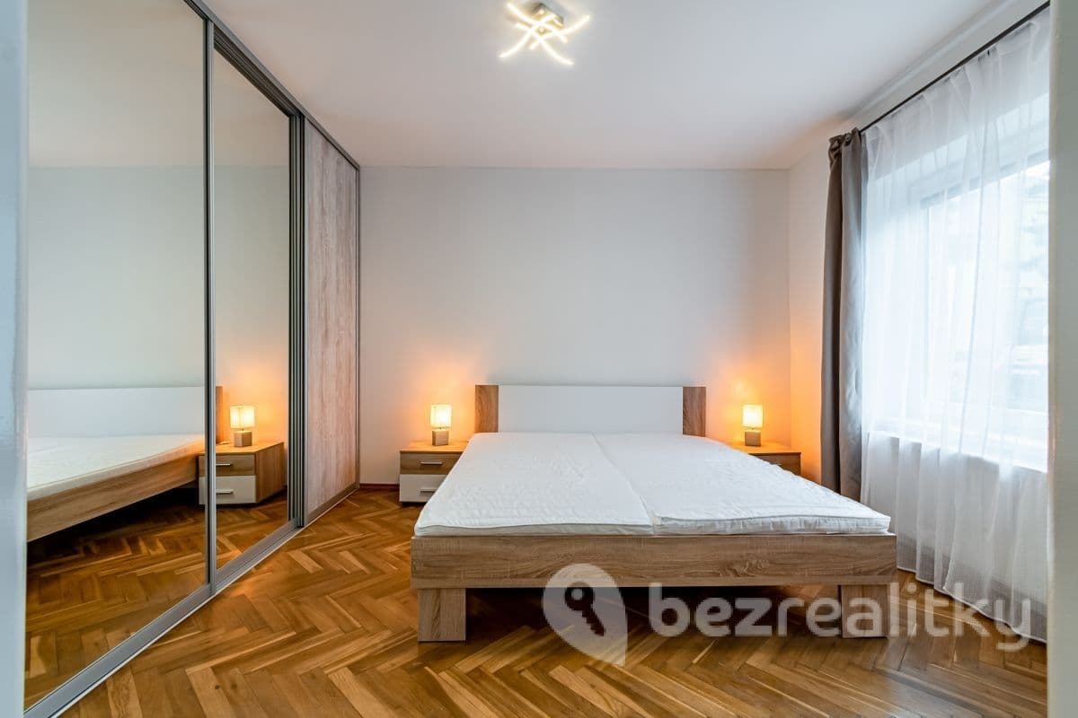 Prenájom bytu 2-izbový 55 m², Olešnická, Praha, Praha Prenájom bytu 2-izbový 55 m², Olešnická, Praha, Praha
