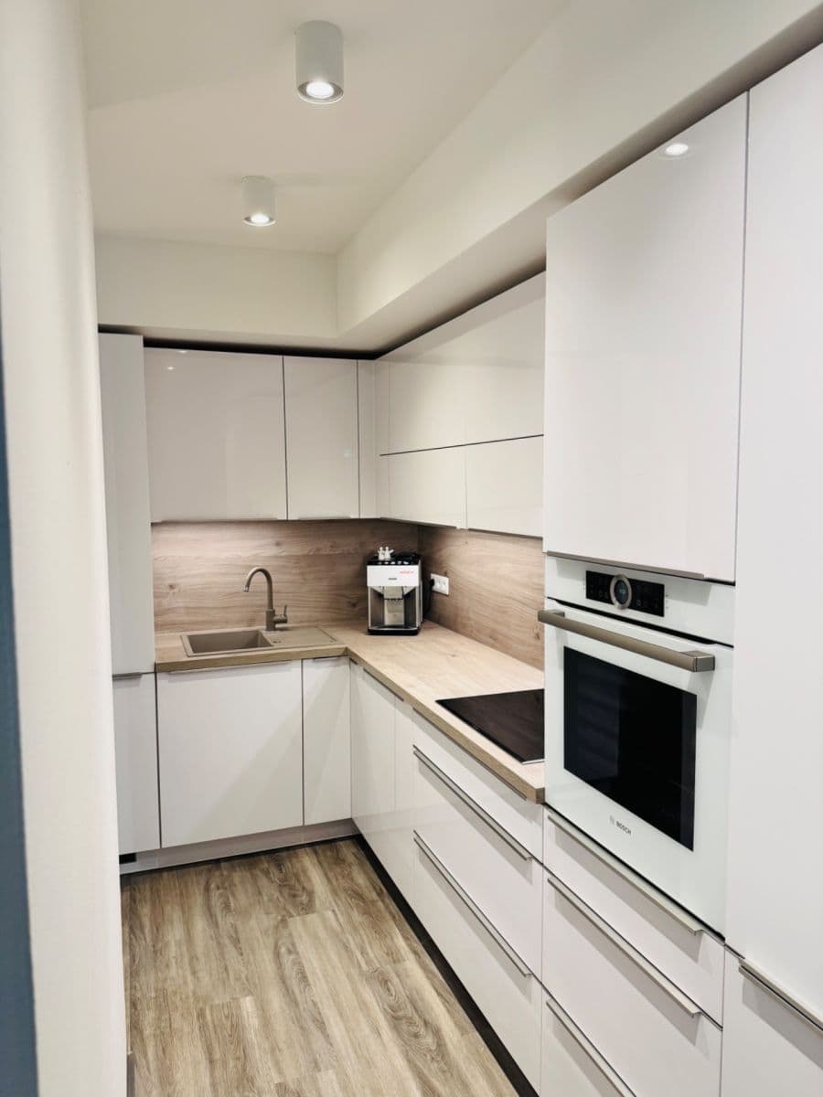 Predaj bytu 3-izbový 70 m², Nad Paloučkem, Beroun, Středočeský kraj Predaj bytu 3-izbový 70 m², Nad Paloučkem, Beroun, Středočeský kraj