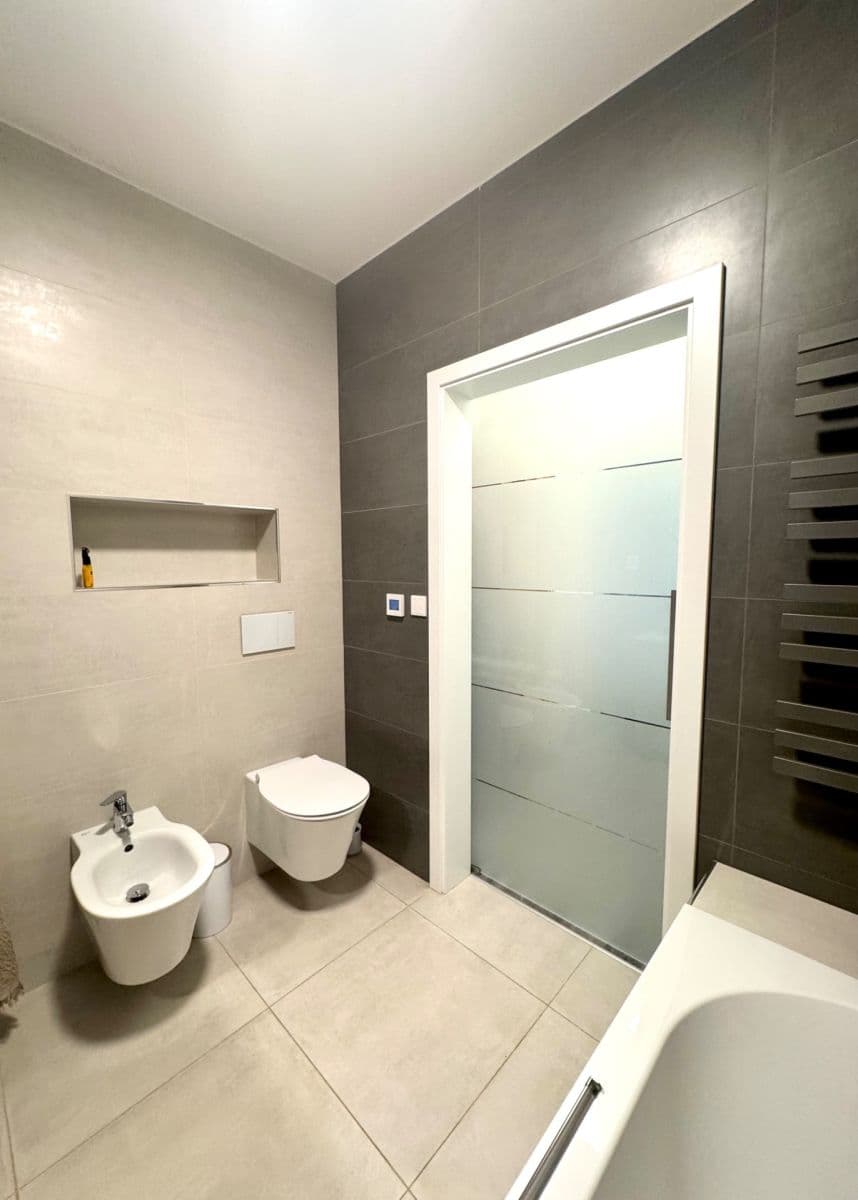 Predaj bytu 3-izbový 70 m², Nad Paloučkem, Beroun, Středočeský kraj Predaj bytu 3-izbový 70 m², Nad Paloučkem, Beroun, Středočeský kraj