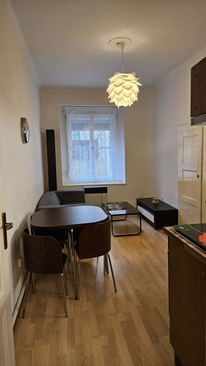 Prenájom bytu 2-izbový 42 m², Horní, Praha, Praha Prenájom bytu 2-izbový 42 m², Horní, Praha, Praha