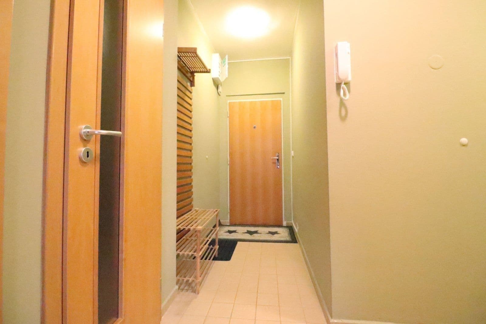 Prenájom bytu 3-izbový 81 m², Hořelické náměstí, Rudná, Středočeský kraj Prenájom bytu 3-izbový 81 m², Hořelické náměstí, Rudná, Středočeský kraj