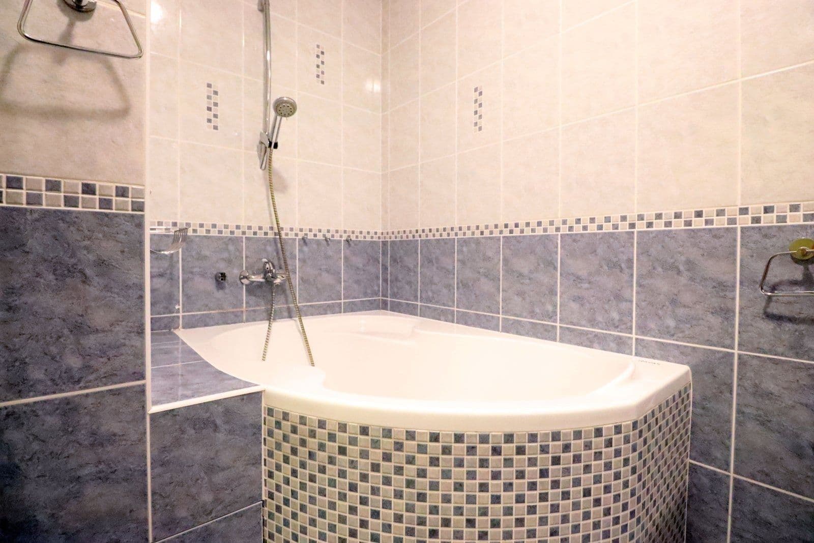 Prenájom bytu 3-izbový 81 m², Hořelické náměstí, Rudná, Středočeský kraj Prenájom bytu 3-izbový 81 m², Hořelické náměstí, Rudná, Středočeský kraj