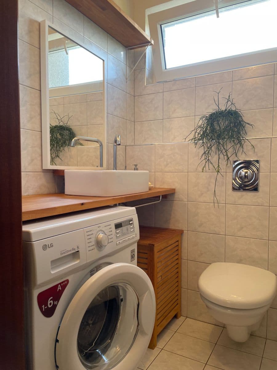 Prenájom bytu 3-izbový 89 m², K Červenému vrchu, Praha, Praha Prenájom bytu 3-izbový 89 m², K Červenému vrchu, Praha, Praha