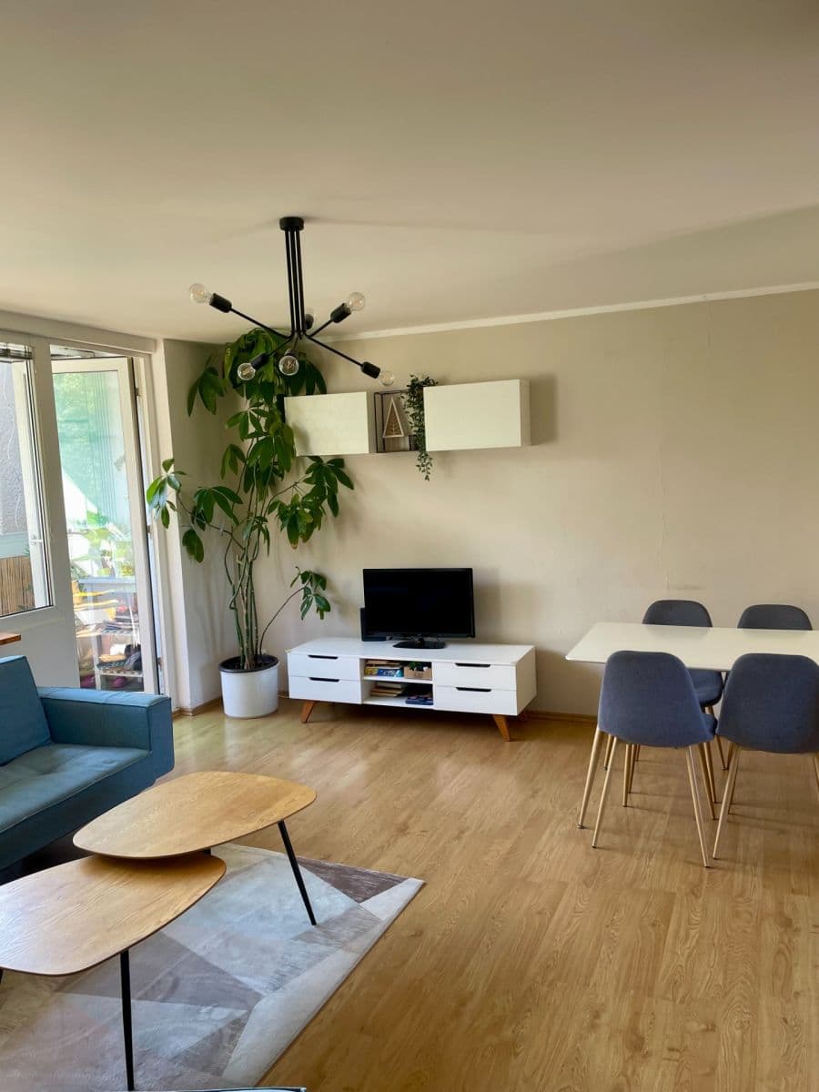 Prenájom bytu 3-izbový 89 m², K Červenému vrchu, Praha, Praha Prenájom bytu 3-izbový 89 m², K Červenému vrchu, Praha, Praha