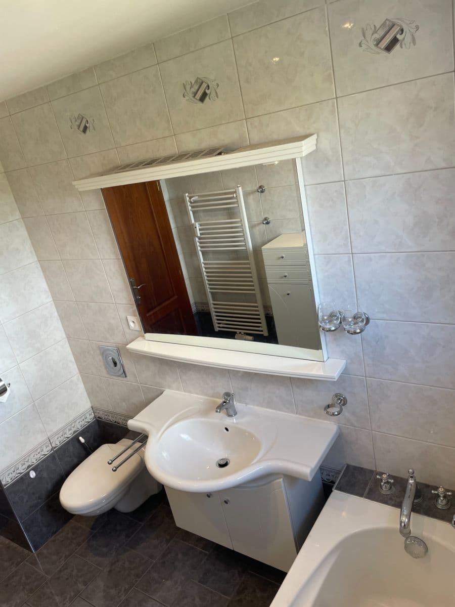 Prenájom bytu 3-izbový 89 m², K Červenému vrchu, Praha, Praha Prenájom bytu 3-izbový 89 m², K Červenému vrchu, Praha, Praha