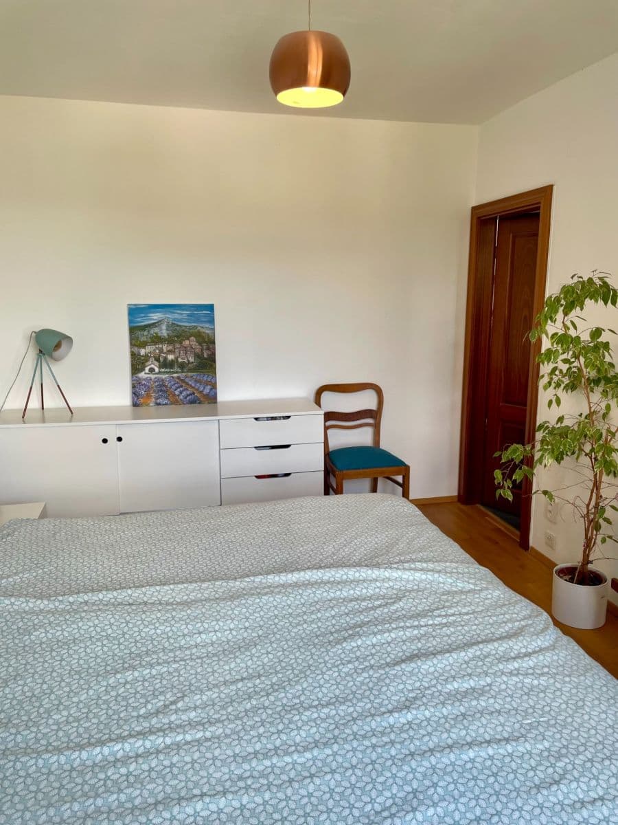 Prenájom bytu 3-izbový 89 m², K Červenému vrchu, Praha, Praha Prenájom bytu 3-izbový 89 m², K Červenému vrchu, Praha, Praha