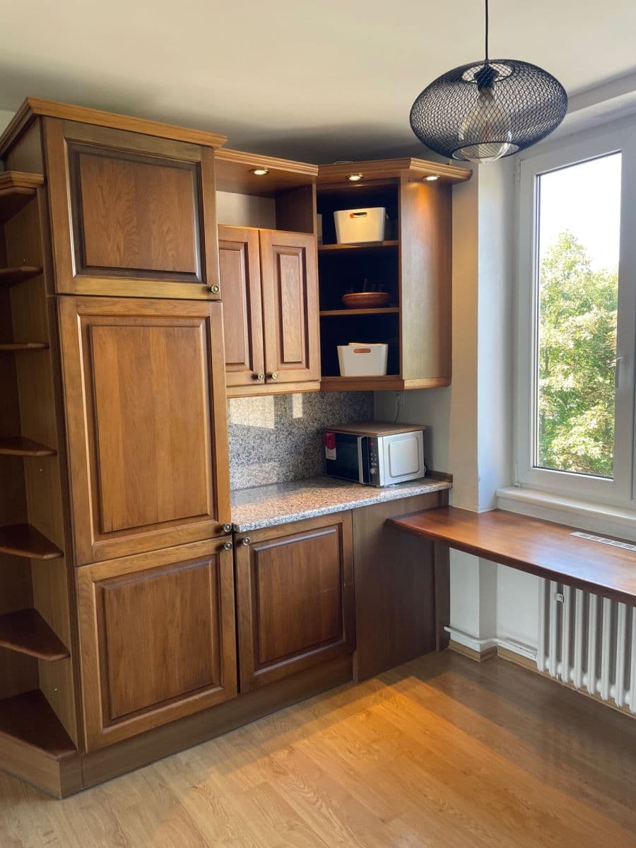 Prenájom bytu 3-izbový 89 m², K Červenému vrchu, Praha, Praha Prenájom bytu 3-izbový 89 m², K Červenému vrchu, Praha, Praha