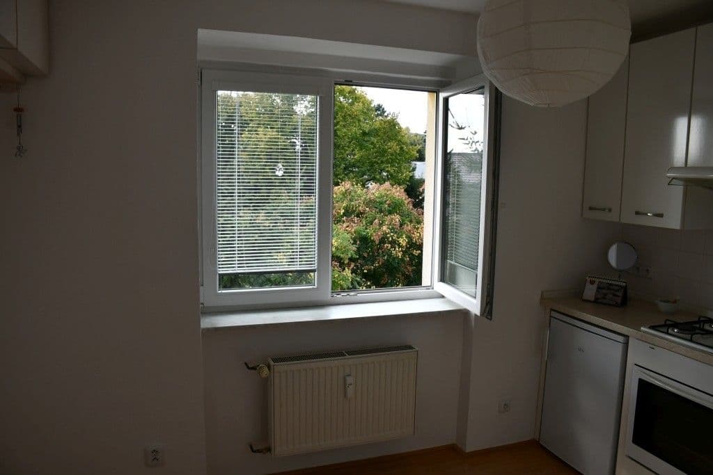 Prenájom bytu 1-izbový 32 m², Sibiřská, Brno, Jihomoravský kraj Prenájom bytu 1-izbový 32 m², Sibiřská, Brno, Jihomoravský kraj