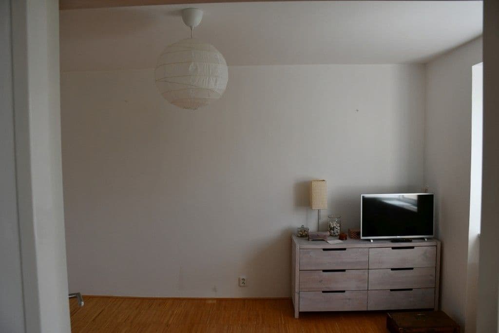 Prenájom bytu 1-izbový 32 m², Sibiřská, Brno, Jihomoravský kraj Prenájom bytu 1-izbový 32 m², Sibiřská, Brno, Jihomoravský kraj