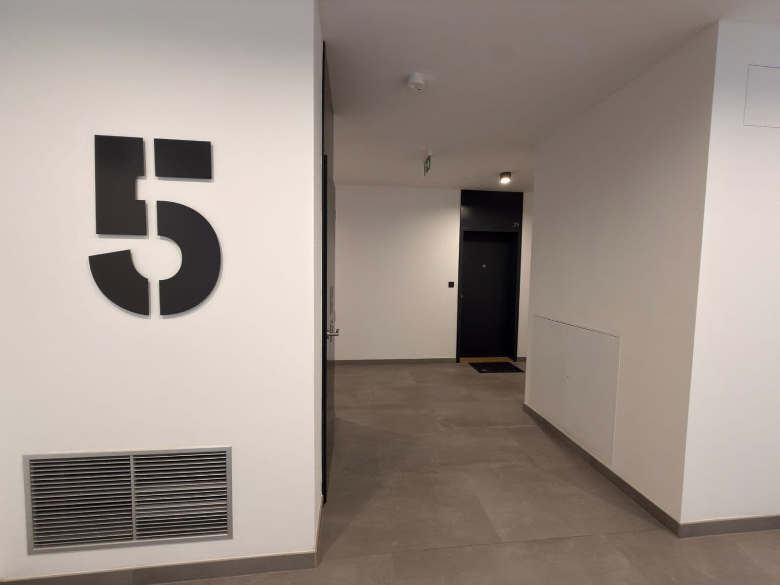 Prenájom bytu 1-izbový 35 m², Vladimíra Kobranova, Praha, Praha Prenájom bytu 1-izbový 35 m², Vladimíra Kobranova, Praha, Praha