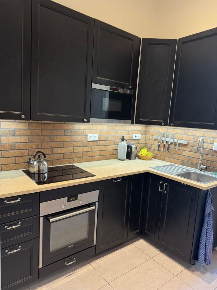 Prenájom bytu 2-izbový 51 m², Seifertova, Praha, Praha Prenájom bytu 2-izbový 51 m², Seifertova, Praha, Praha