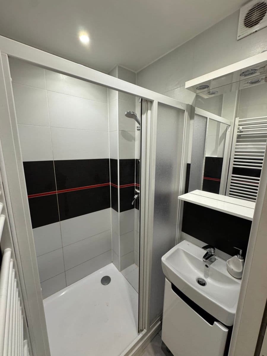 Prenájom bytu 2-izbový 51 m², Seifertova, Praha, Praha Prenájom bytu 2-izbový 51 m², Seifertova, Praha, Praha
