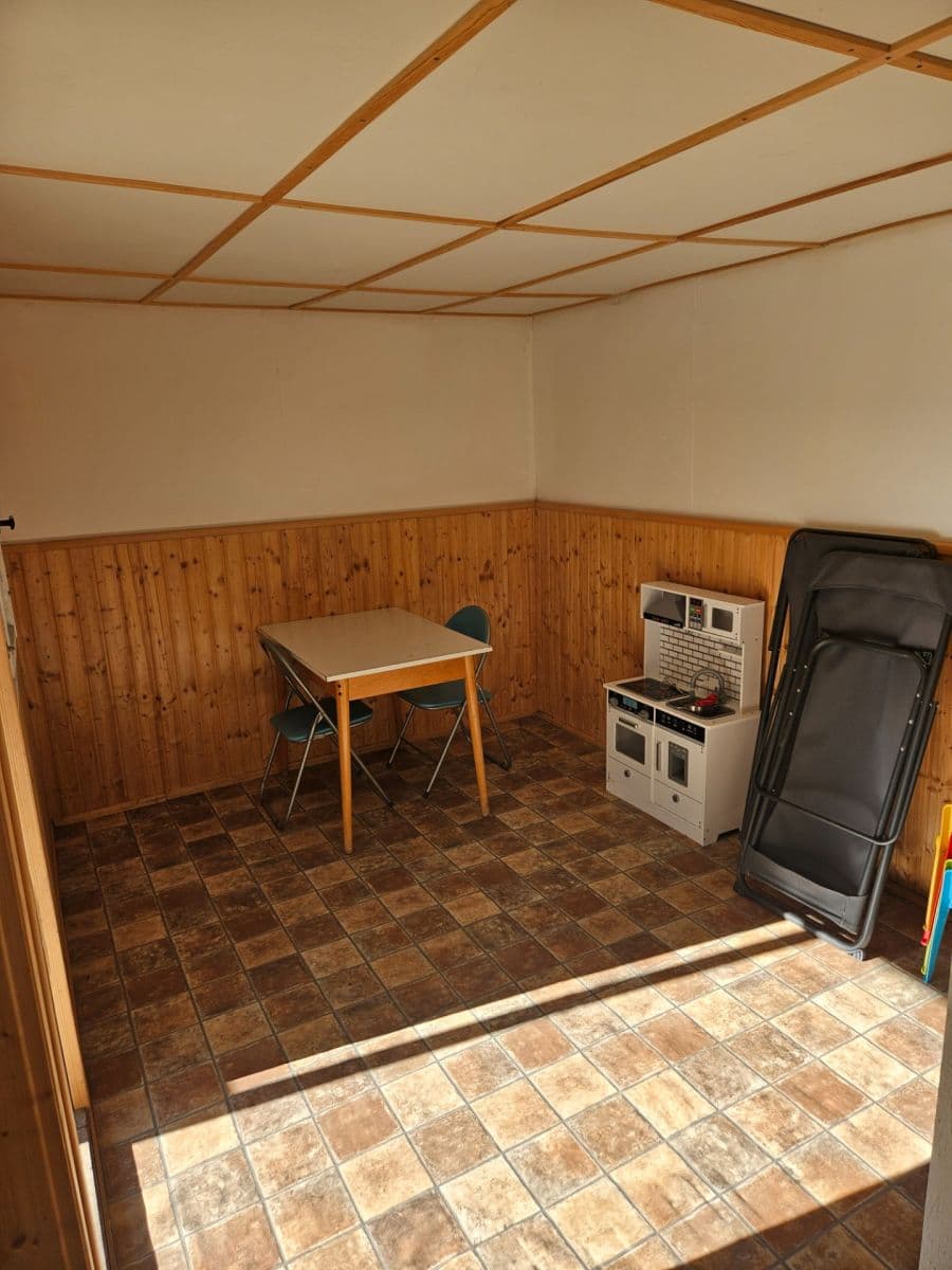 Predaj rekreačného objektu 28 m², pozemek 461 m², K Pazderkám, Praha, Praha Predaj rekreačného objektu 28 m², pozemek 461 m², K Pazderkám, Praha, Praha
