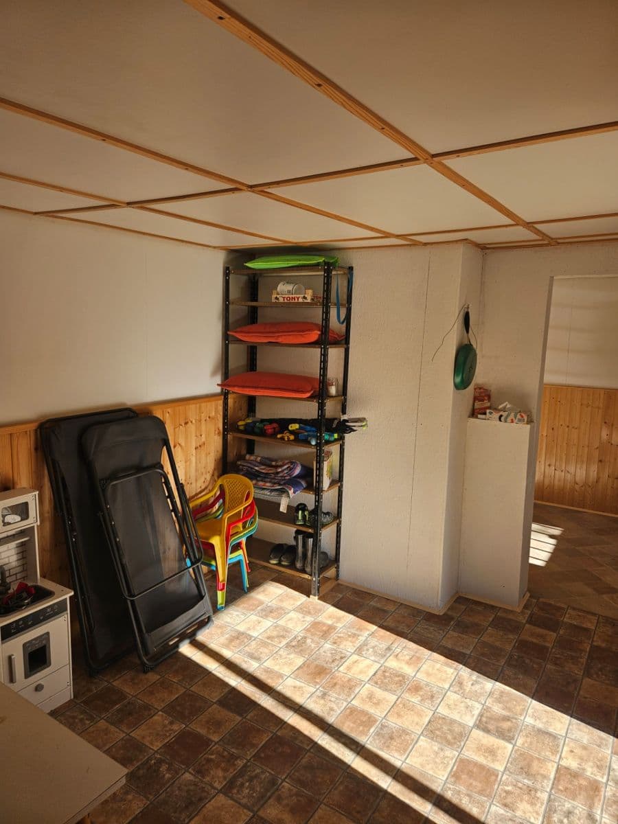 Predaj rekreačného objektu 28 m², pozemek 461 m², K Pazderkám, Praha, Praha Predaj rekreačného objektu 28 m², pozemek 461 m², K Pazderkám, Praha, Praha
