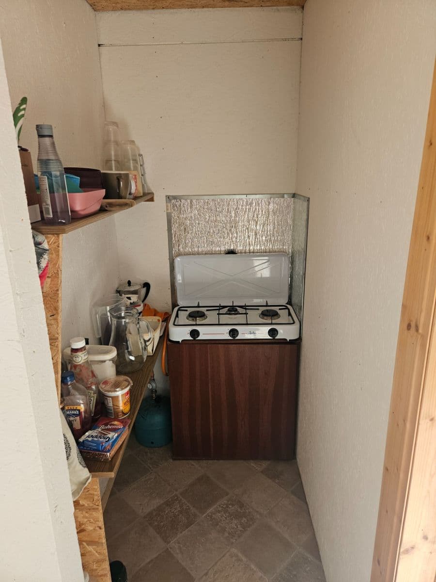 Predaj rekreačného objektu 28 m², pozemek 461 m², K Pazderkám, Praha, Praha Predaj rekreačného objektu 28 m², pozemek 461 m², K Pazderkám, Praha, Praha