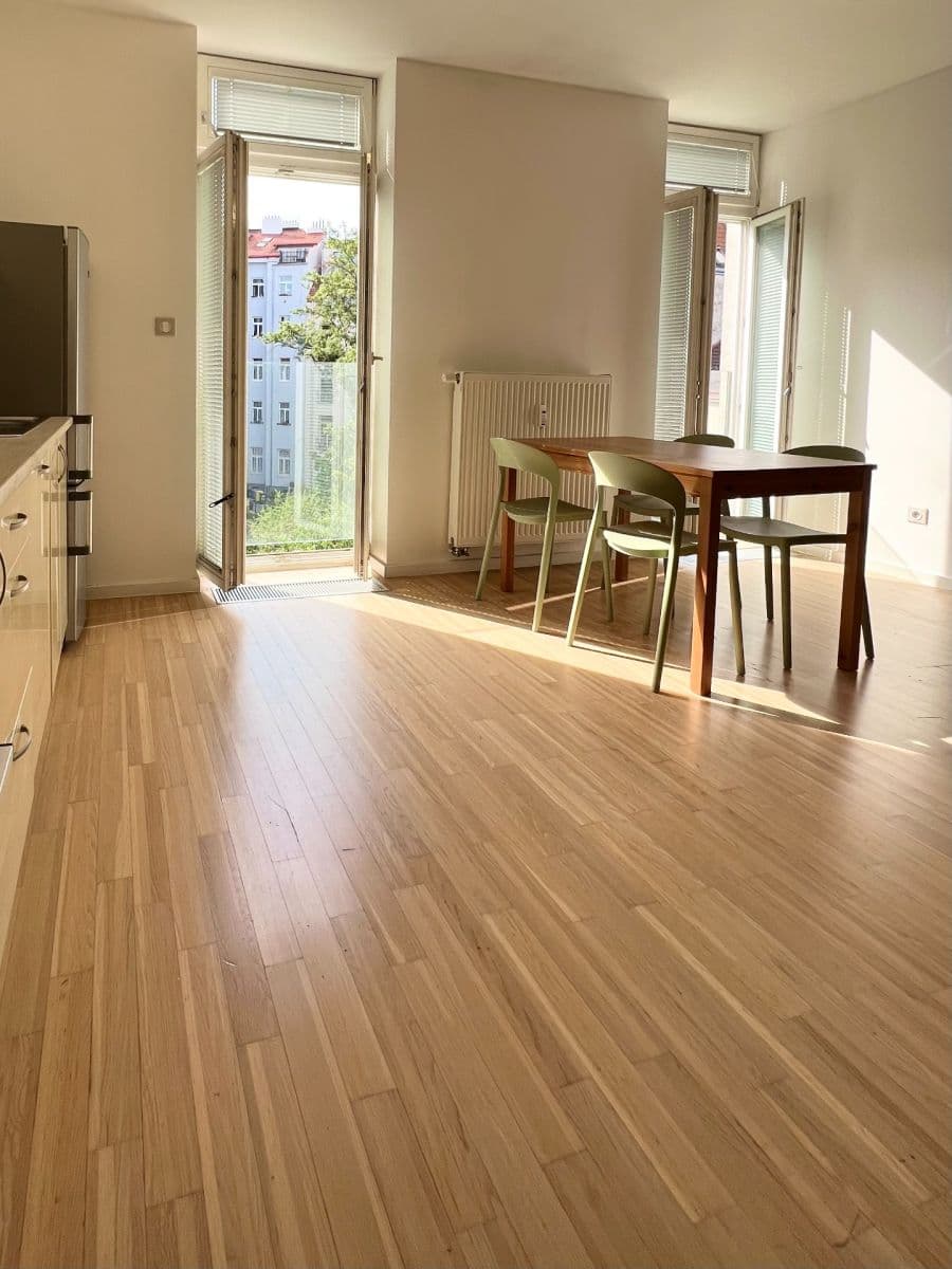 Prenájom bytu 1-izbový 38 m², Bořivojova, Praha, Praha Prenájom bytu 1-izbový 38 m², Bořivojova, Praha, Praha