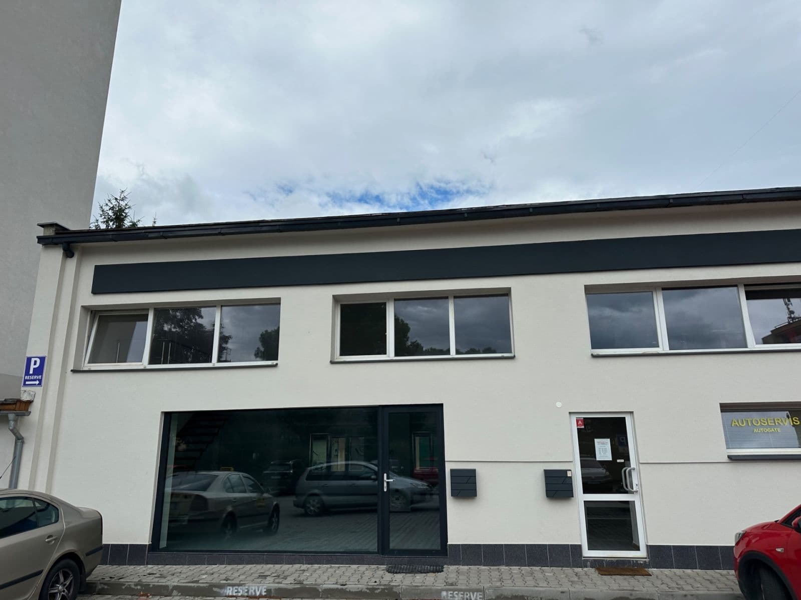 Prenájom kancelárie 150 m², Nábrežie M.R. Štefánika, Ružomberok, Žilinský kraj Prenájom kancelárie 150 m², Nábrežie M.R. Štefánika, Ružomberok, Žilinský kraj