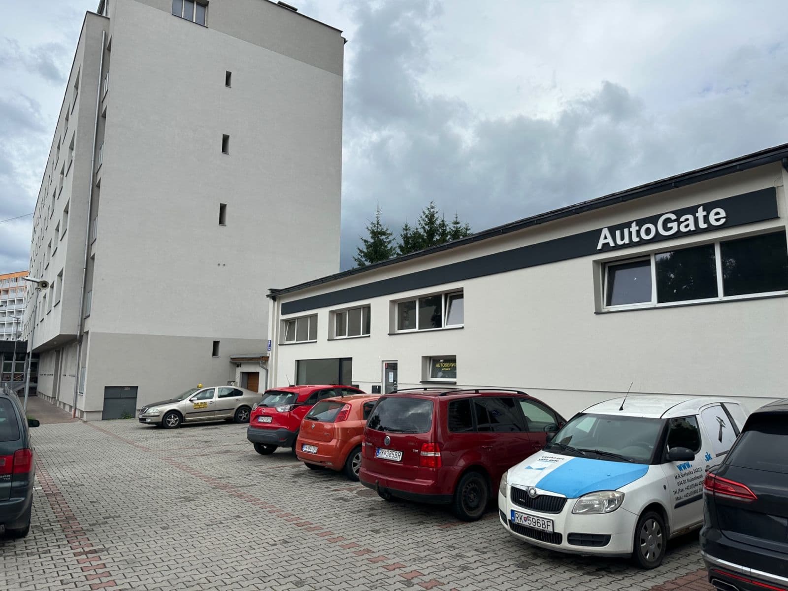 Prenájom kancelárie 150 m², Nábrežie M.R. Štefánika, Ružomberok, Žilinský kraj Prenájom kancelárie 150 m², Nábrežie M.R. Štefánika, Ružomberok, Žilinský kraj