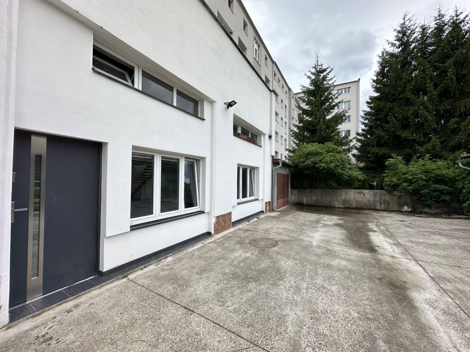 Prenájom kancelárie 150 m², Nábrežie M.R. Štefánika, Ružomberok, Žilinský kraj Prenájom kancelárie 150 m², Nábrežie M.R. Štefánika, Ružomberok, Žilinský kraj