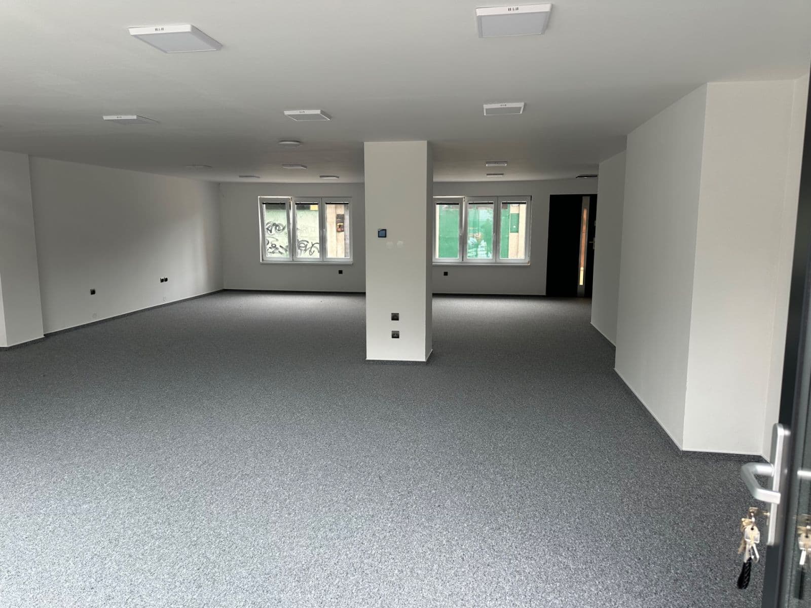 Prenájom kancelárie 150 m², Nábrežie M.R. Štefánika, Ružomberok, Žilinský kraj Prenájom kancelárie 150 m², Nábrežie M.R. Štefánika, Ružomberok, Žilinský kraj