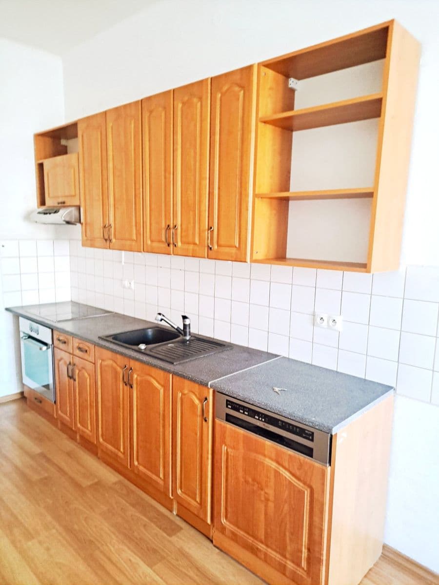 Prenájom bytu 2-izbový 65 m², Husova, Třeboň, Jihočeský kraj Prenájom bytu 2-izbový 65 m², Husova, Třeboň, Jihočeský kraj