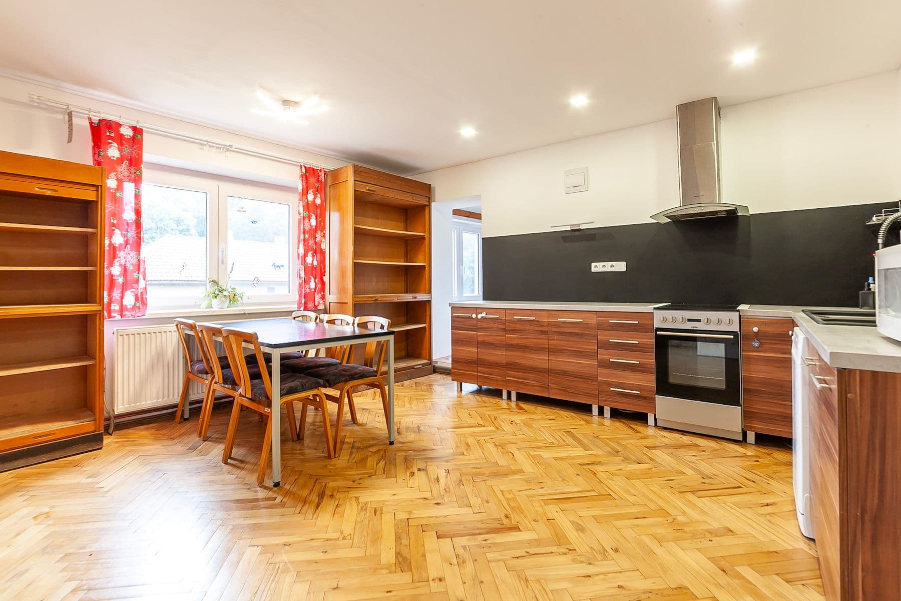 Predaj domu 180 m², pozemek 1.776 m², Drahobudice, Středočeský kraj Predaj domu 180 m², pozemek 1.776 m², Drahobudice, Středočeský kraj