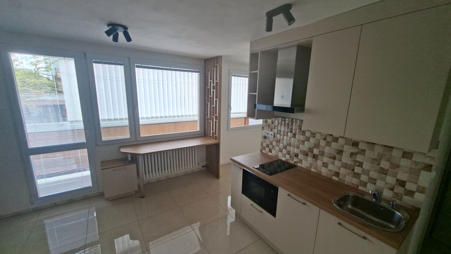 Prenájom bytu 1-izbový 34 m², Čs. armády, Kladno, Středočeský kraj Prenájom bytu 1-izbový 34 m², Čs. armády, Kladno, Středočeský kraj