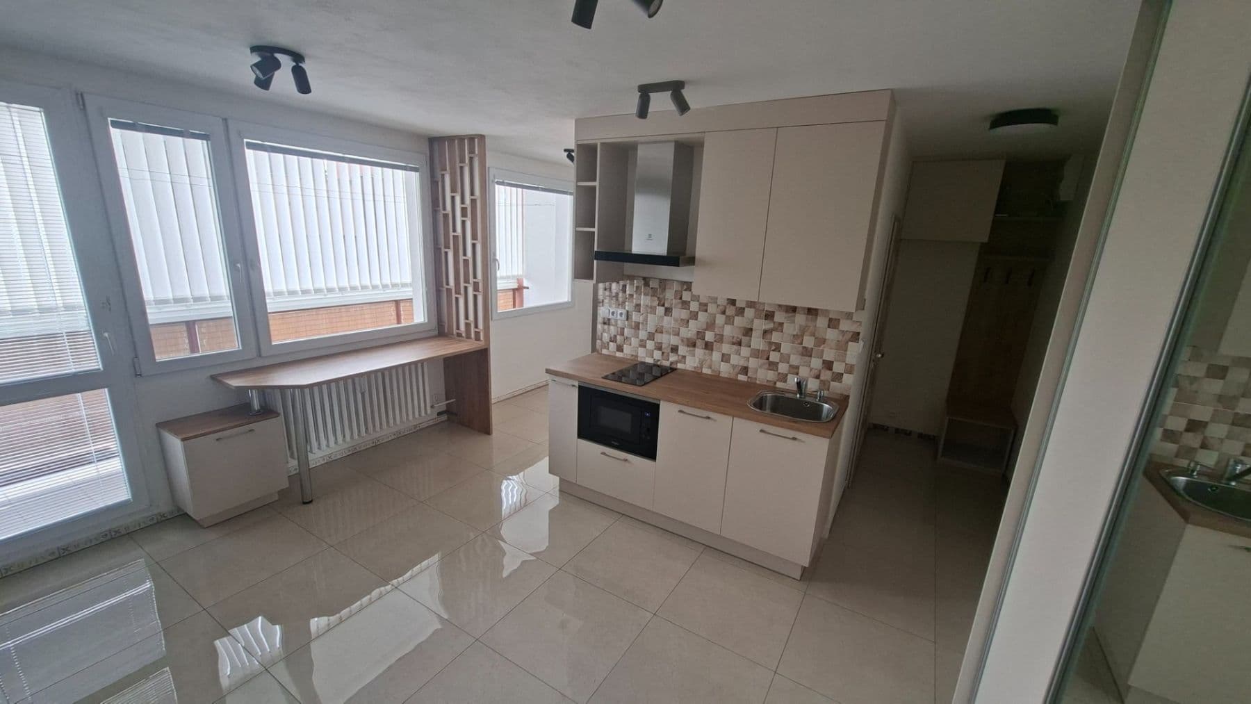 Prenájom bytu 1-izbový 34 m², Čs. armády, Kladno, Středočeský kraj Prenájom bytu 1-izbový 34 m², Čs. armády, Kladno, Středočeský kraj