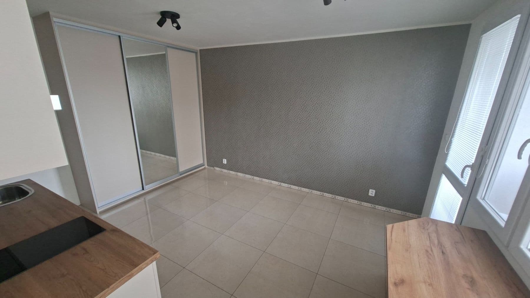 Prenájom bytu 1-izbový 34 m², Čs. armády, Kladno, Středočeský kraj Prenájom bytu 1-izbový 34 m², Čs. armády, Kladno, Středočeský kraj