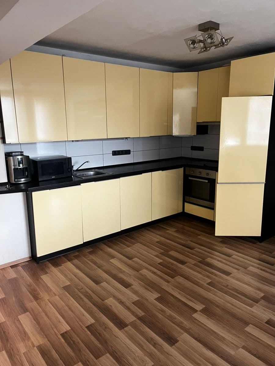 Predaj bytu 2-izbový 39 m², sídl. Hůrka, Kralupy nad Vltavou, Středočeský kraj Predaj bytu 2-izbový 39 m², sídl. Hůrka, Kralupy nad Vltavou, Středočeský kraj