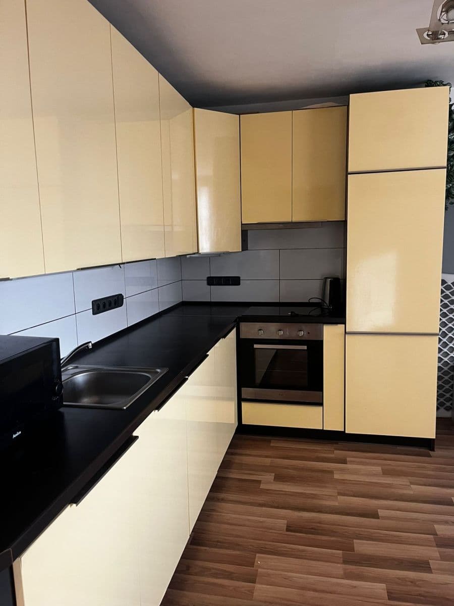 Predaj bytu 2-izbový 39 m², sídl. Hůrka, Kralupy nad Vltavou, Středočeský kraj Predaj bytu 2-izbový 39 m², sídl. Hůrka, Kralupy nad Vltavou, Středočeský kraj