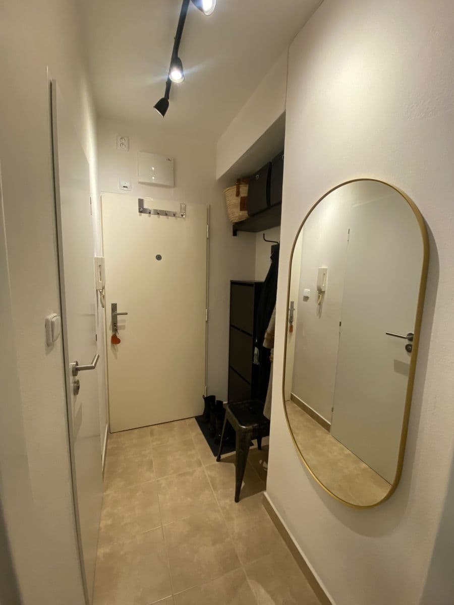 Prenájom bytu 1-izbový 27 m², Gončarenkova, Praha, Praha Prenájom bytu 1-izbový 27 m², Gončarenkova, Praha, Praha