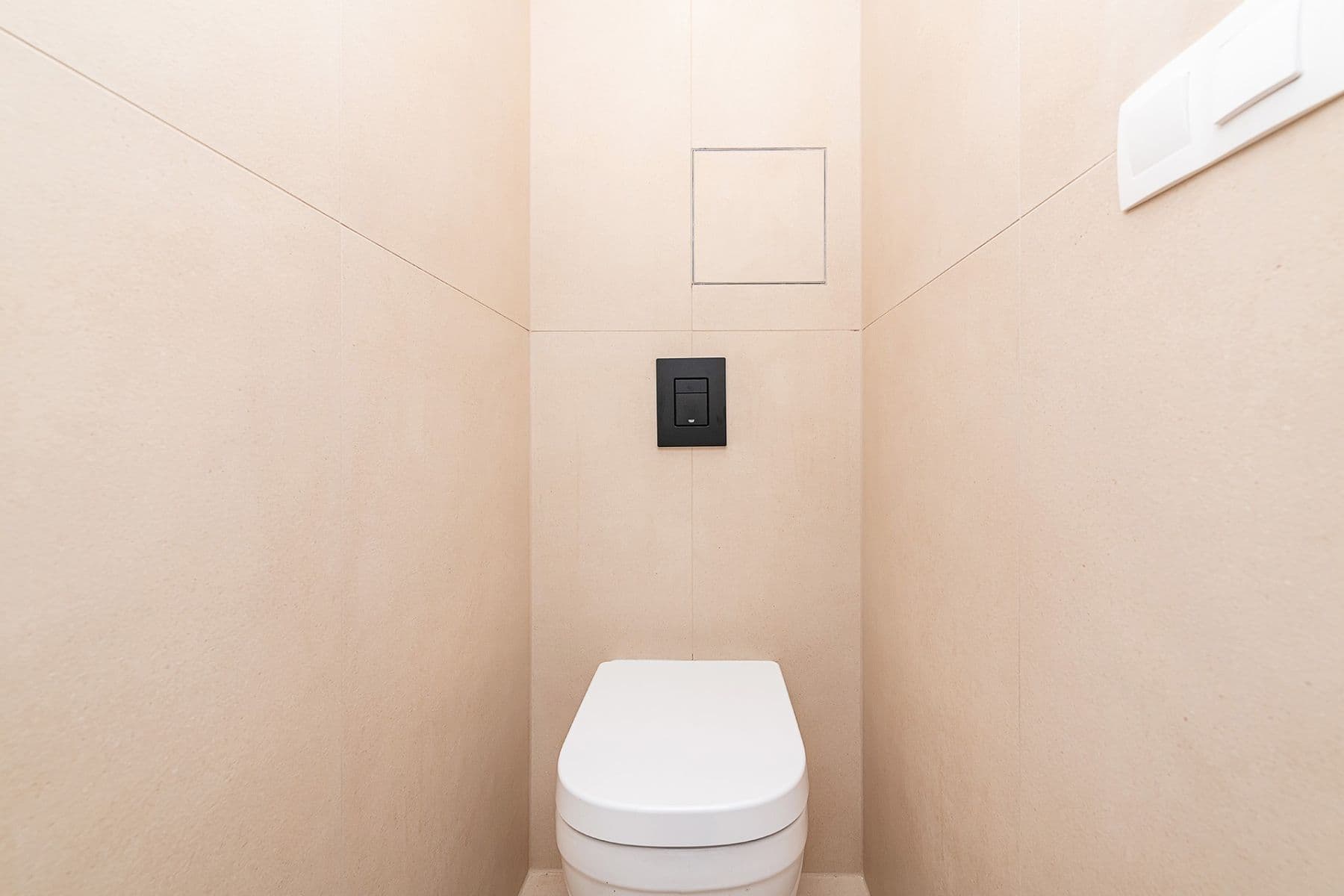 Predaj bytu 4-izbový 88 m², U Kněžské louky, Praha, Praha Predaj bytu 4-izbový 88 m², U Kněžské louky, Praha, Praha