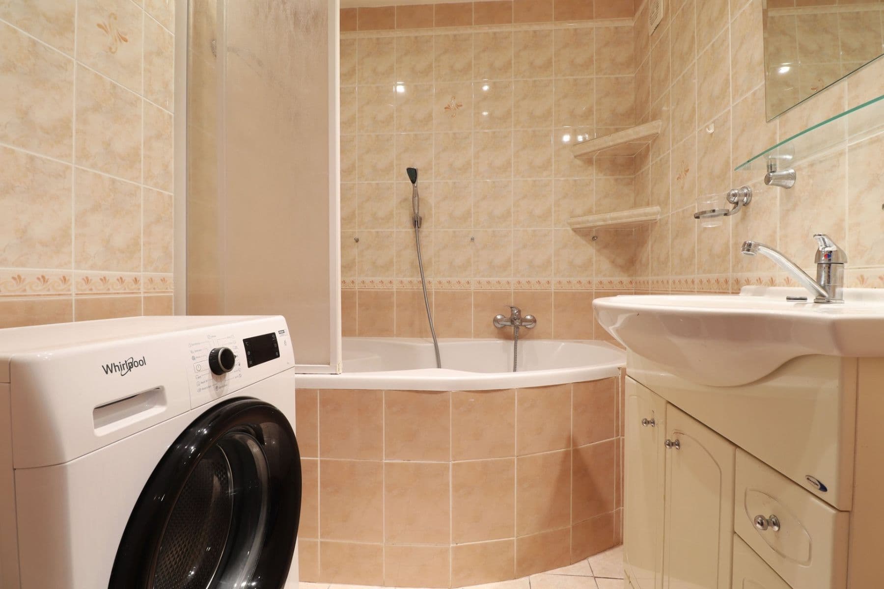 Prenájom bytu 3-izbový 75 m², Ohradní, Praha, Praha Prenájom bytu 3-izbový 75 m², Ohradní, Praha, Praha