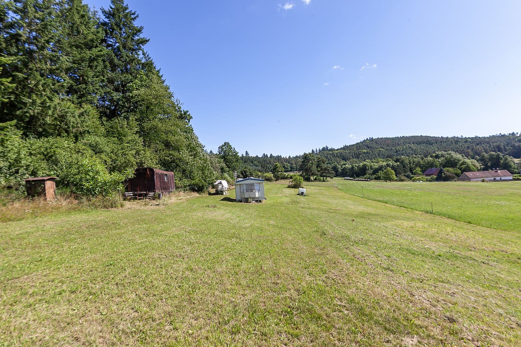 Predaj pozemku 2.863 m², Klučenice, Středočeský kraj Predaj pozemku 2.863 m², Klučenice, Středočeský kraj