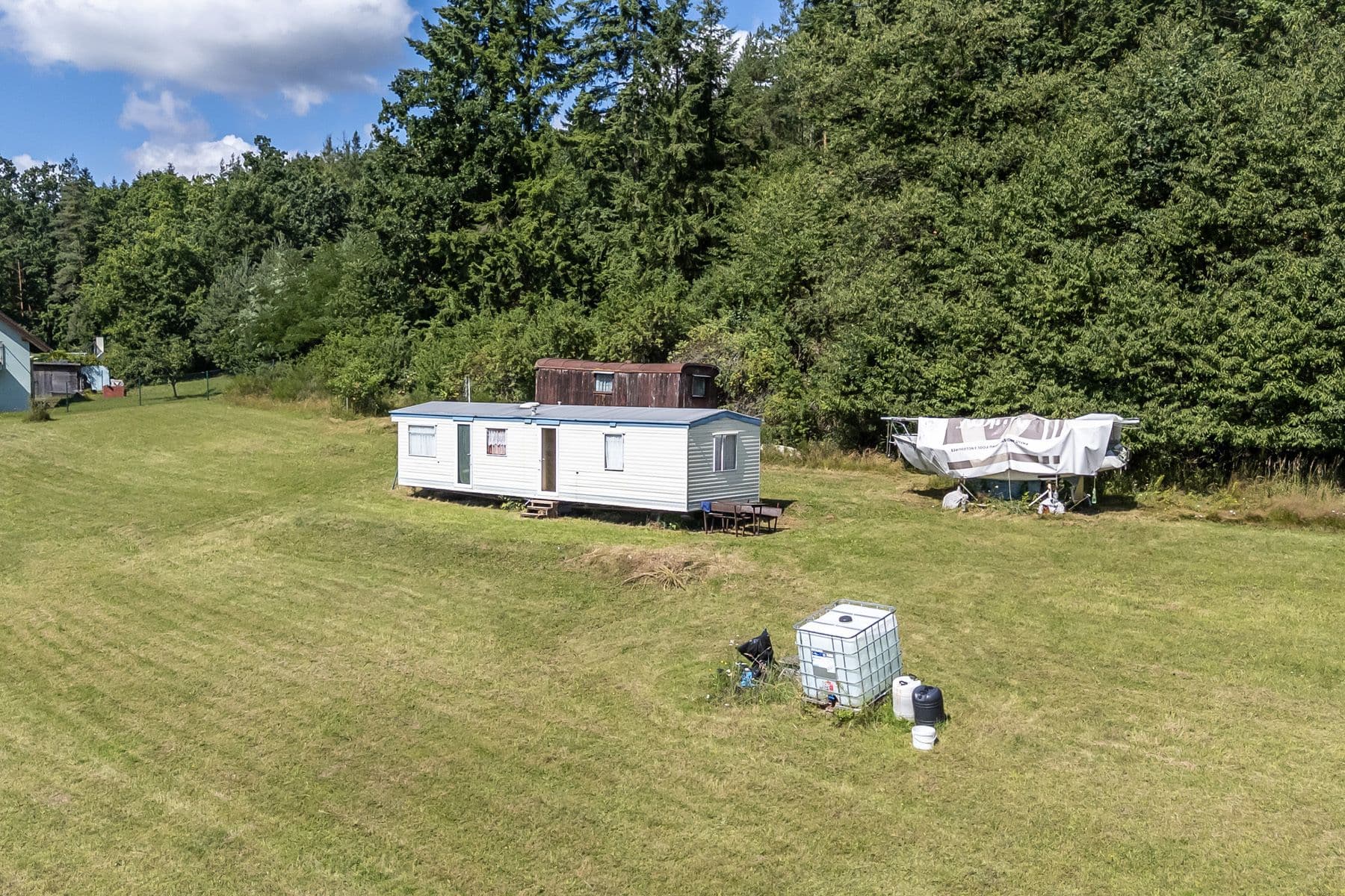 Predaj pozemku 2.863 m², Klučenice, Středočeský kraj Predaj pozemku 2.863 m², Klučenice, Středočeský kraj