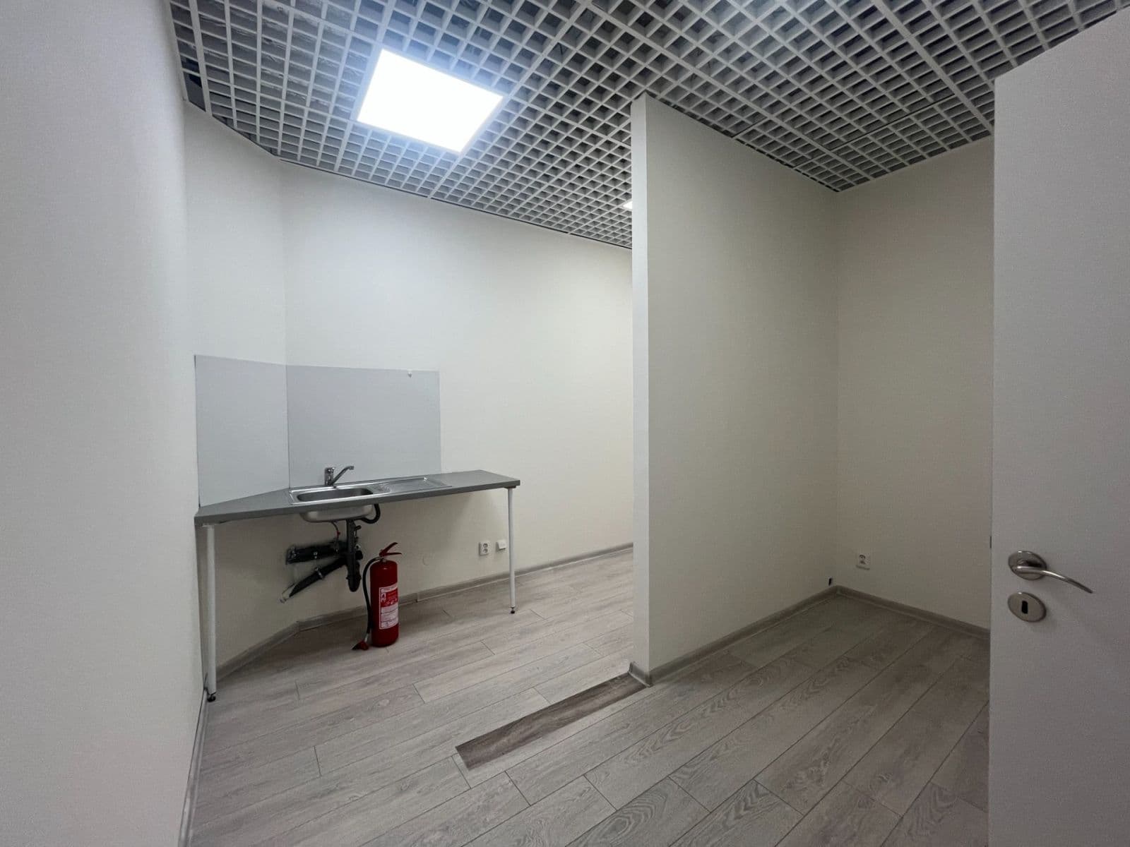Prenájom nebytového priestoru 45 m², Mukařovského, Praha, Praha Prenájom nebytového priestoru 45 m², Mukařovského, Praha, Praha