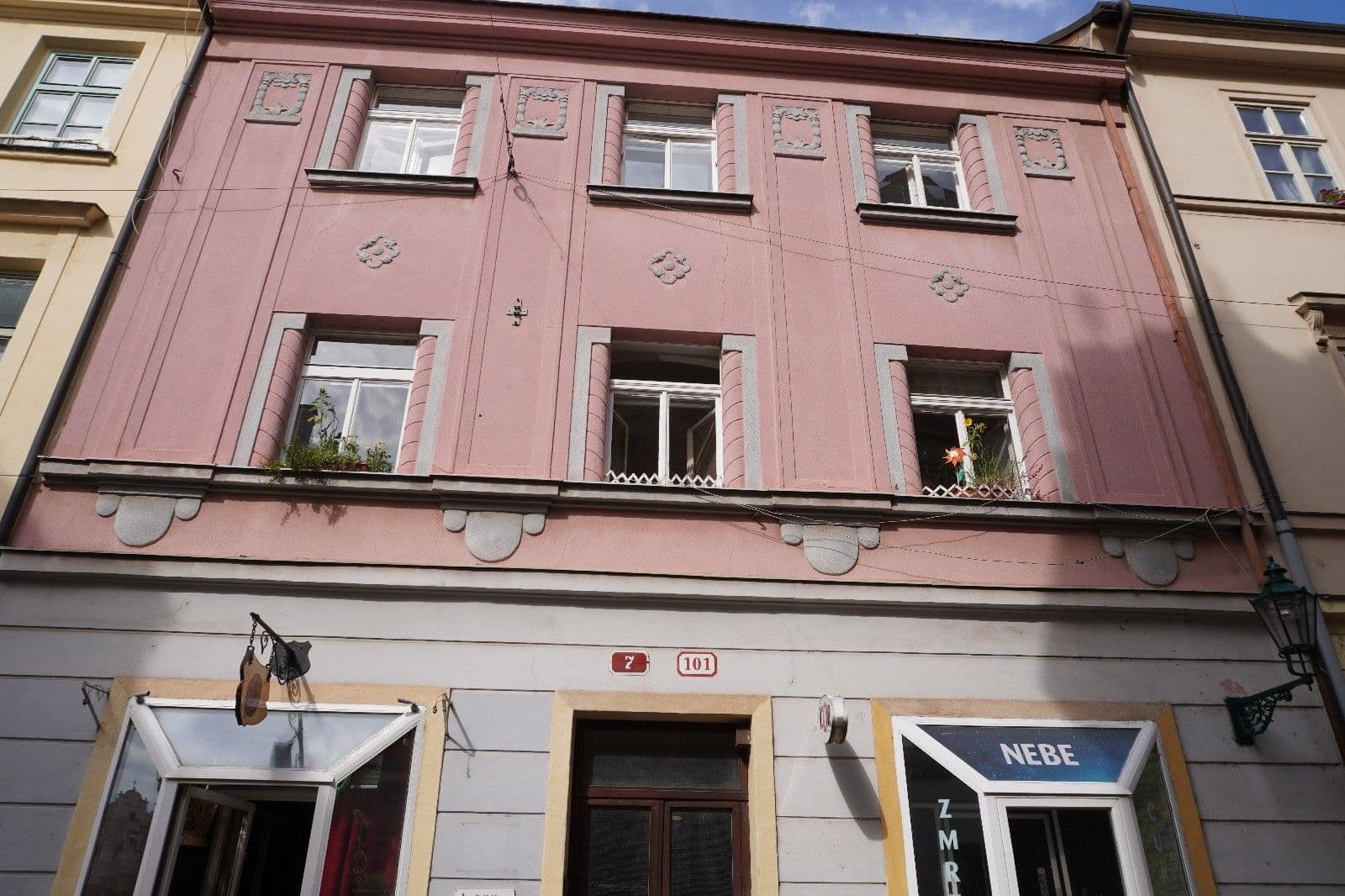 Prenájom bytu 3-izbový 105 m², Dřevěná, Plzeň, Plzeňský kraj Prenájom bytu 3-izbový 105 m², Dřevěná, Plzeň, Plzeňský kraj