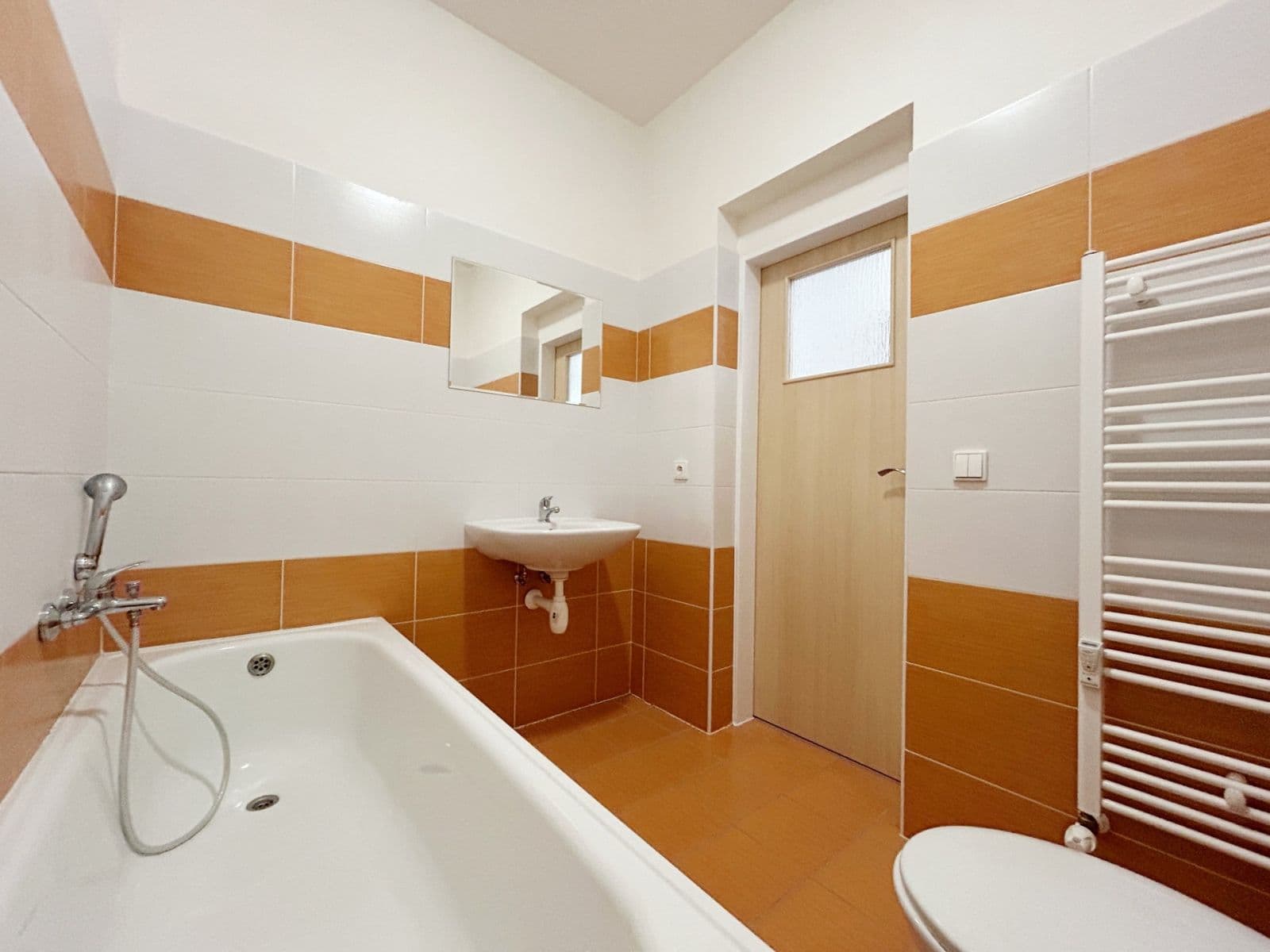 Prenájom bytu 1-izbový 28 m², Otvovice, Středočeský kraj Prenájom bytu 1-izbový 28 m², Otvovice, Středočeský kraj