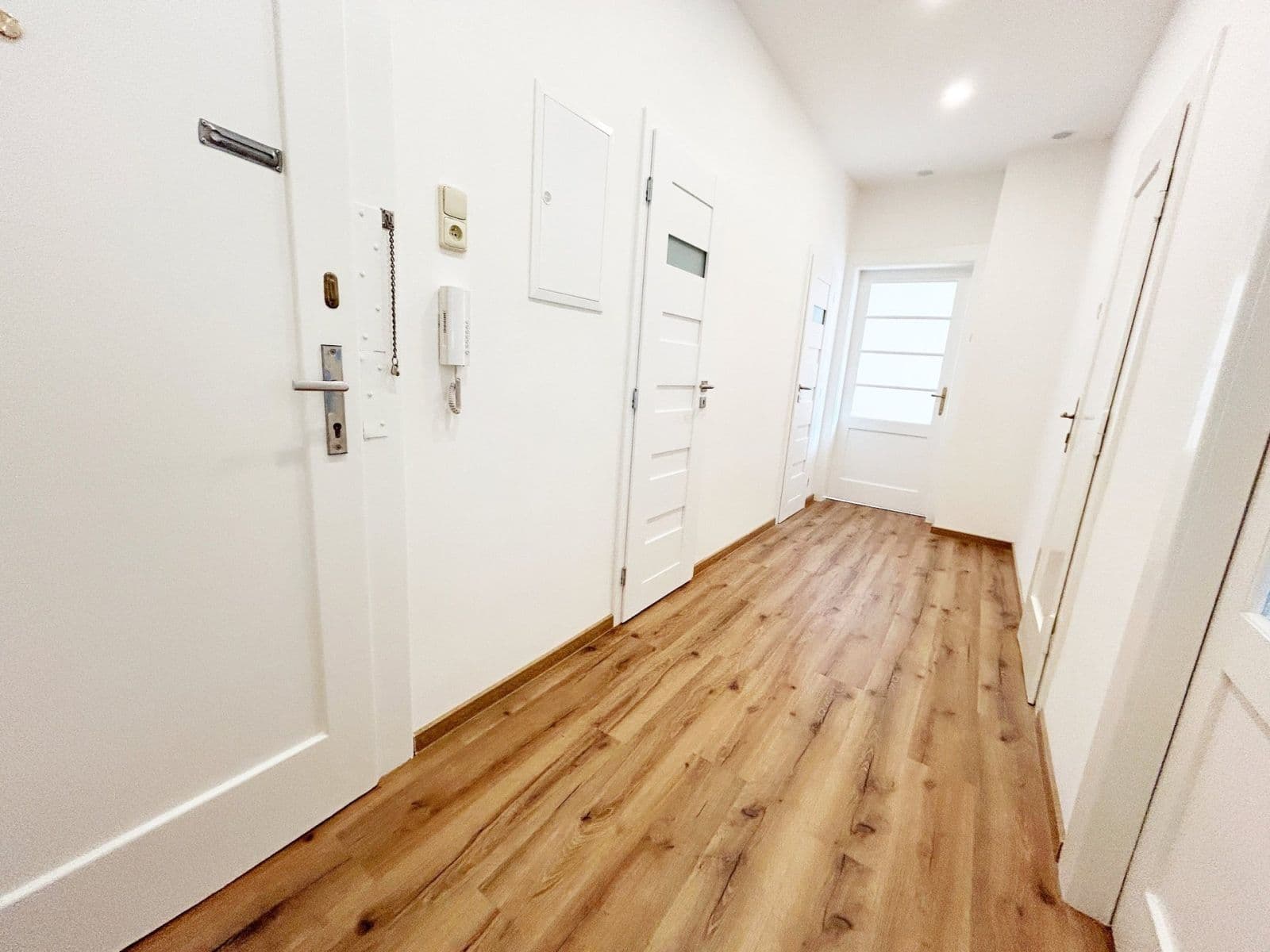 Prenájom bytu 2-izbový 80 m², Letohradská, Praha, Praha Prenájom bytu 2-izbový 80 m², Letohradská, Praha, Praha