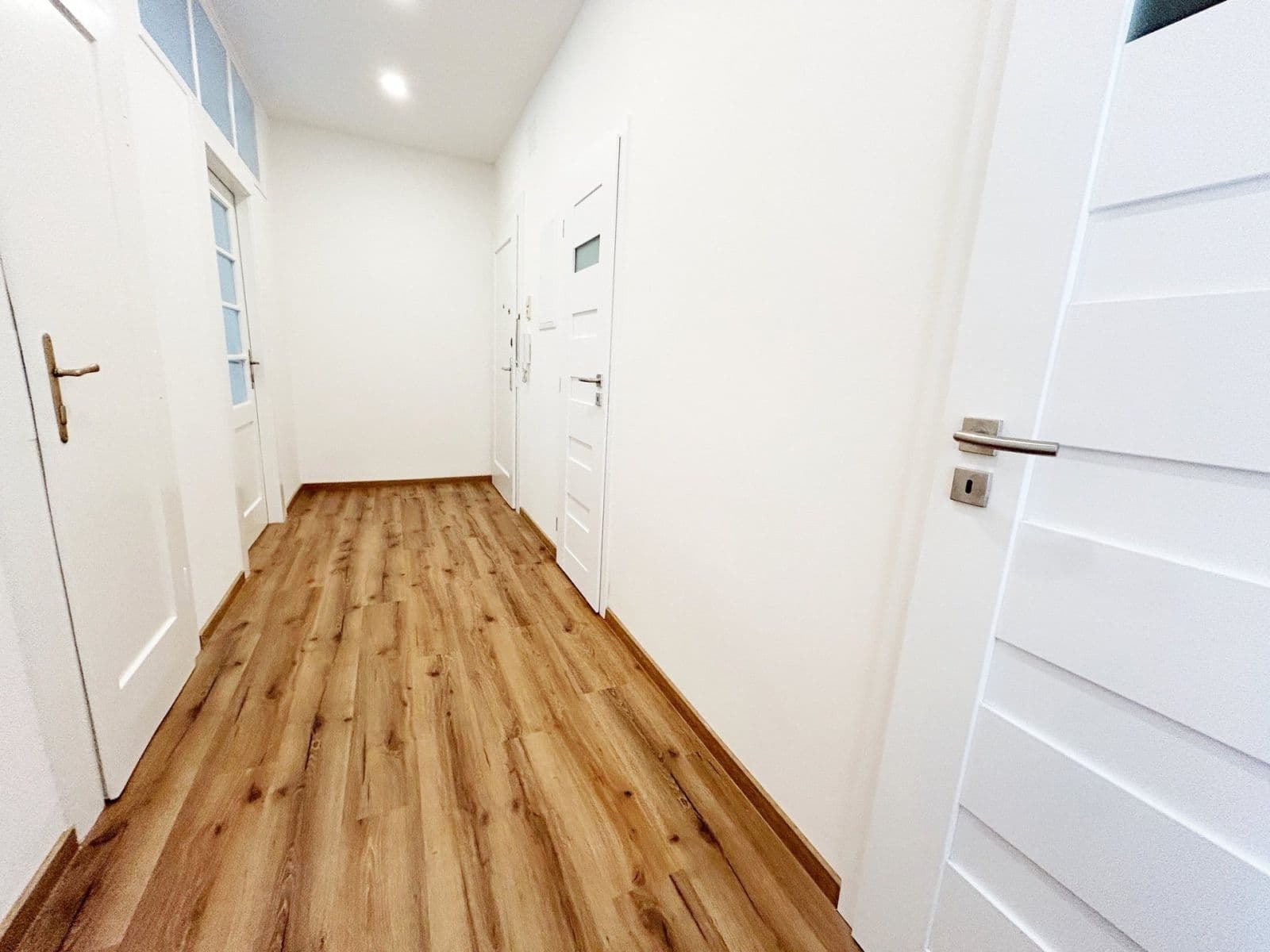 Prenájom bytu 2-izbový 80 m², Letohradská, Praha, Praha Prenájom bytu 2-izbový 80 m², Letohradská, Praha, Praha