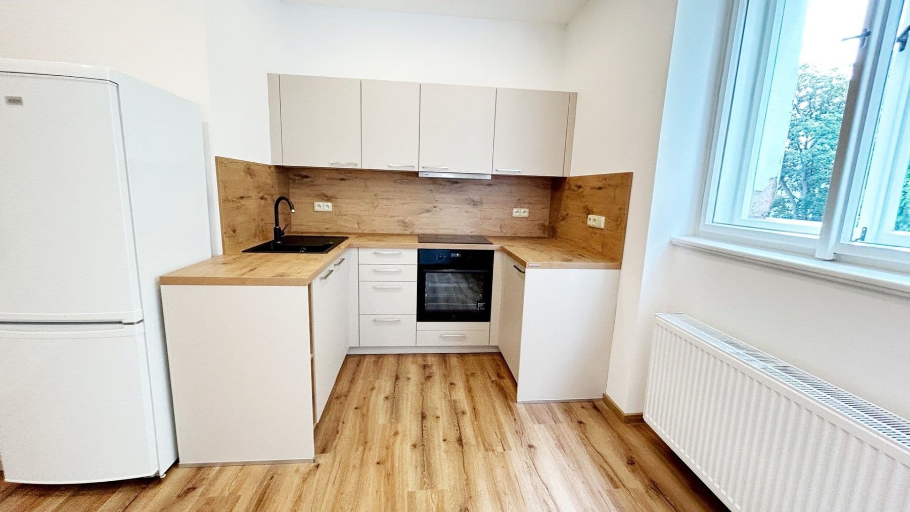 Prenájom bytu 2-izbový 80 m², Letohradská, Praha, Praha Prenájom bytu 2-izbový 80 m², Letohradská, Praha, Praha