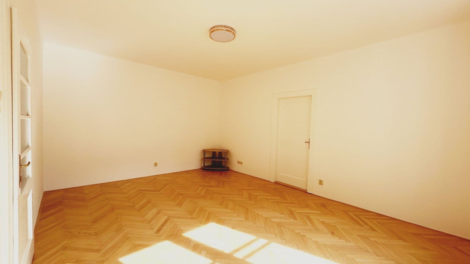 Prenájom bytu 2-izbový 80 m², Letohradská, Praha, Praha Prenájom bytu 2-izbový 80 m², Letohradská, Praha, Praha