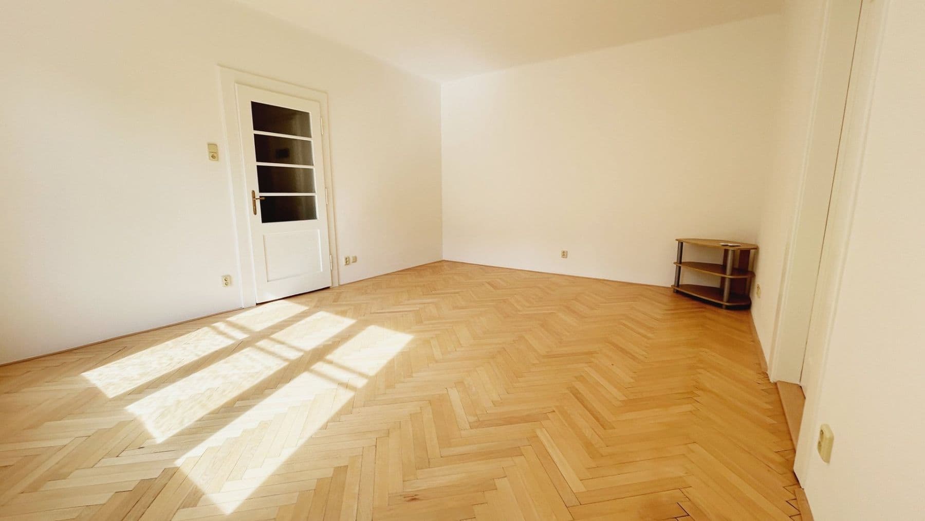 Prenájom bytu 2-izbový 80 m², Letohradská, Praha, Praha Prenájom bytu 2-izbový 80 m², Letohradská, Praha, Praha